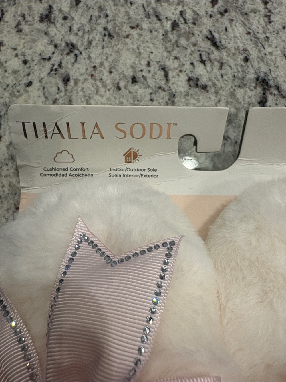 Thalia Sodi Cream Fuzzy Women’s Slippers with Pink Bow Accents Size M (7/8) NWT - Picture 2 of 6